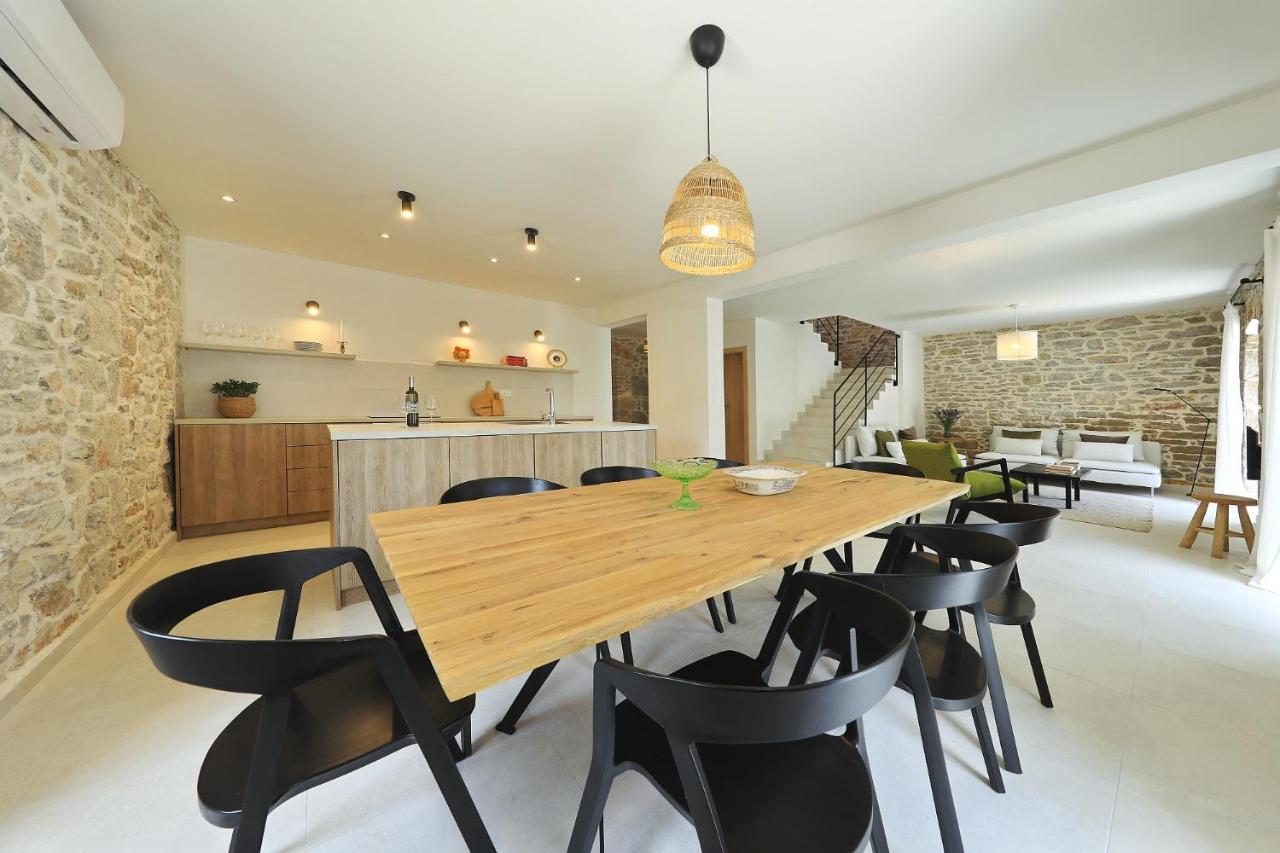 Villa Mira With A Heated Pool And A Sea View Božava المظهر الخارجي الصورة