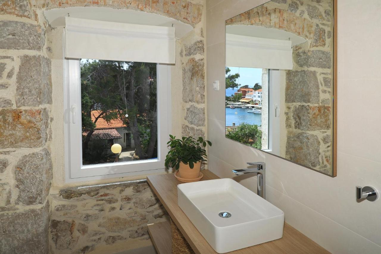 Villa Mira With A Heated Pool And A Sea View Božava المظهر الخارجي الصورة